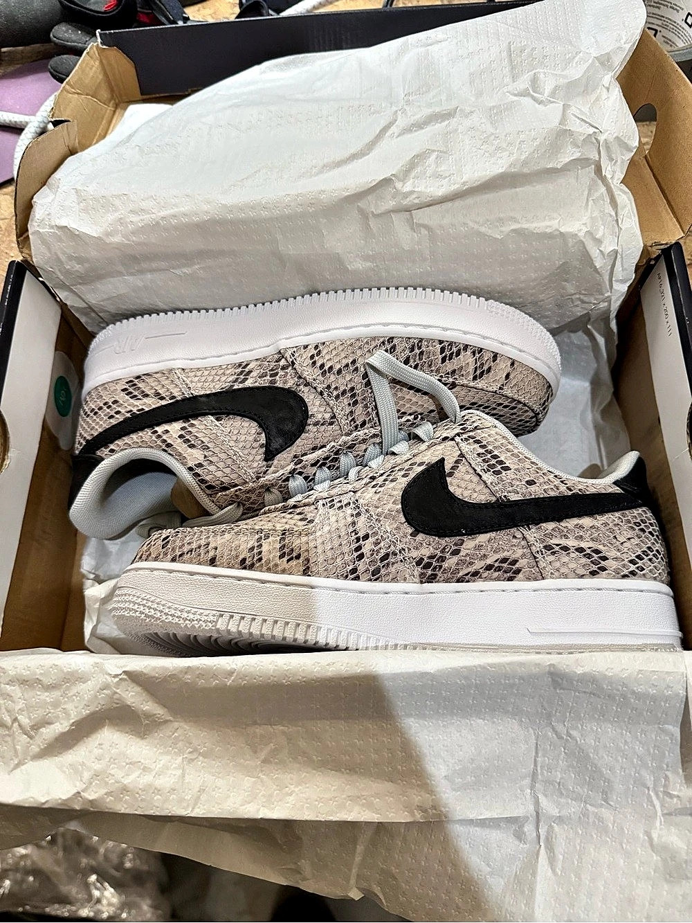 Nike Air Force One 2019 Premium Sneaker BQ4424-100 Snakeskin/White 6US